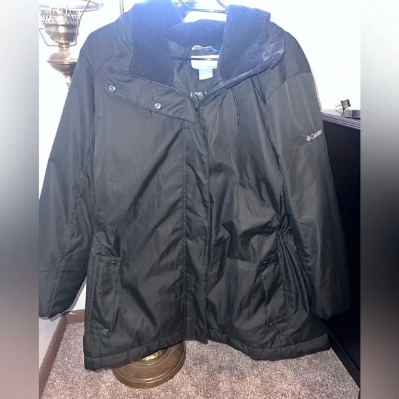 Columbia Black Hooded Winter Coat - Picture 4 of 9